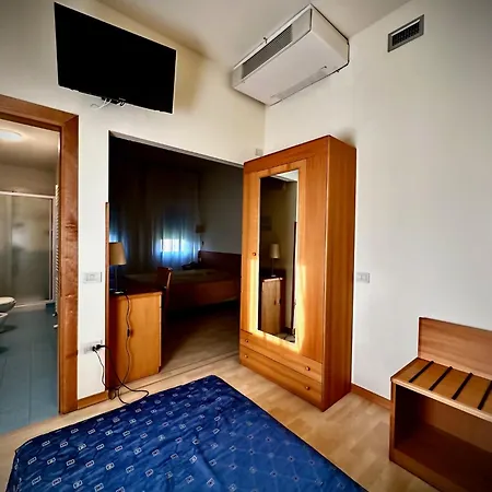 Ponte Molo Hotel 3*