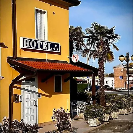 Ponte Molo 3* Porto Tolle