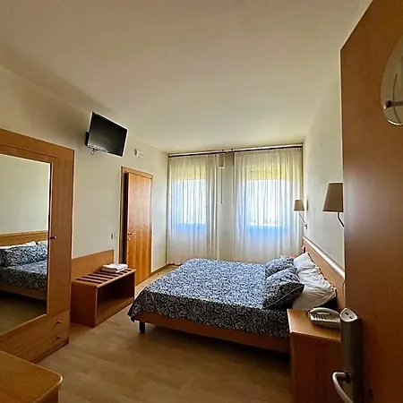 Hotel Ponte Molo 3*